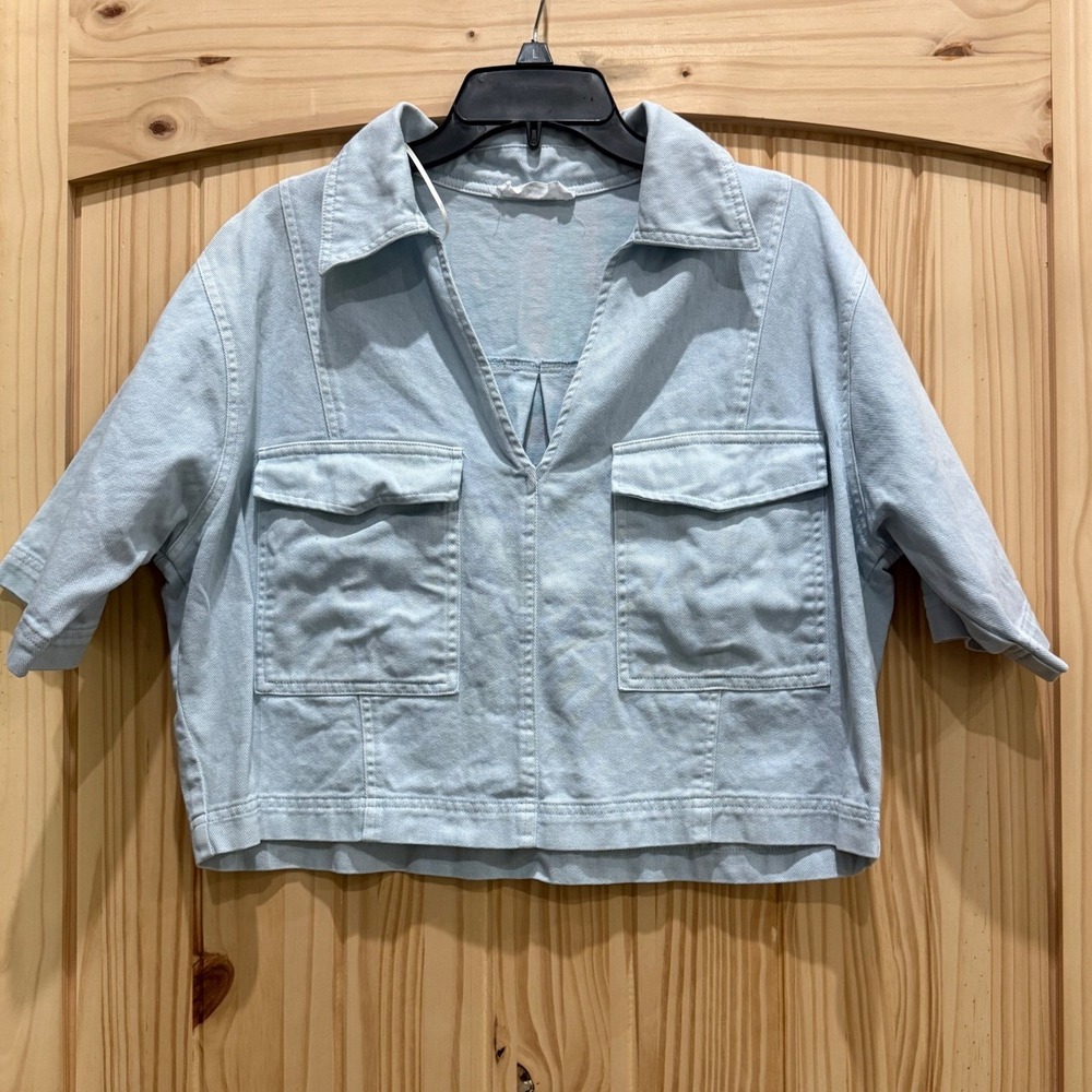 Double Zero Light Wash Denim Cropped V-Neck Top Light Blue Large DZ25C181